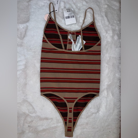4/$10 Bundle Sale: NWT Forever 21 Seamless Thong Spaghetti Strap Bodysuit - Picture 5 of 8